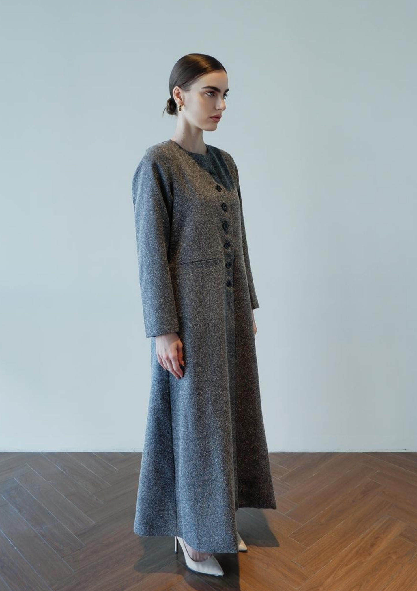 STRUCTURED LINE IN BLACK