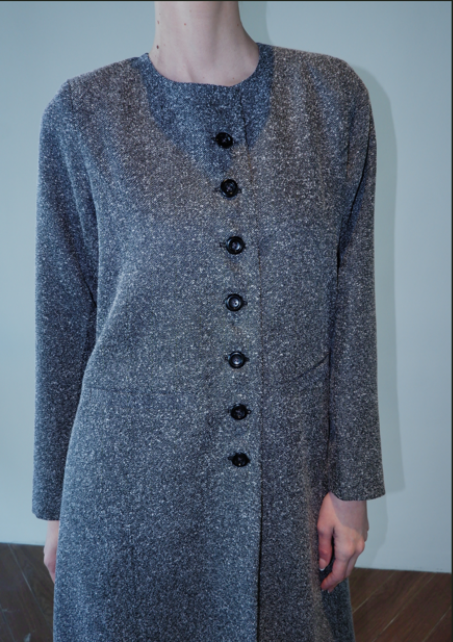 STRUCTURED LINE IN BLACK